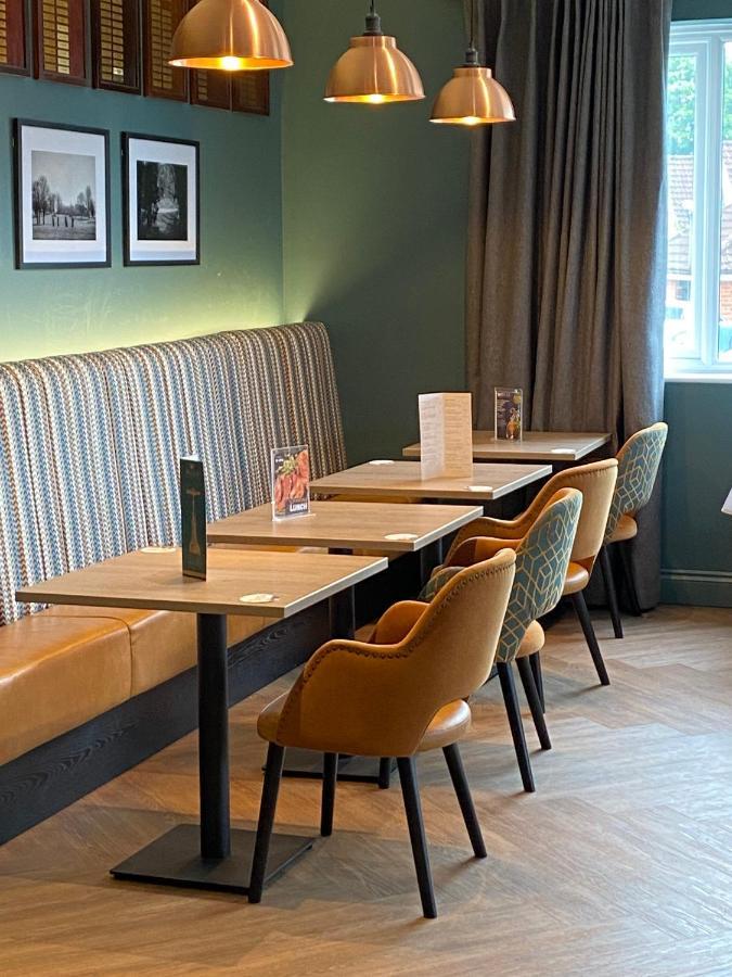 Bells Hotel 콜퍼드 외부 사진