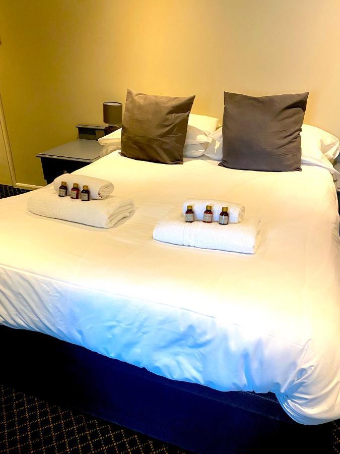 Bells Hotel 콜퍼드 외부 사진
