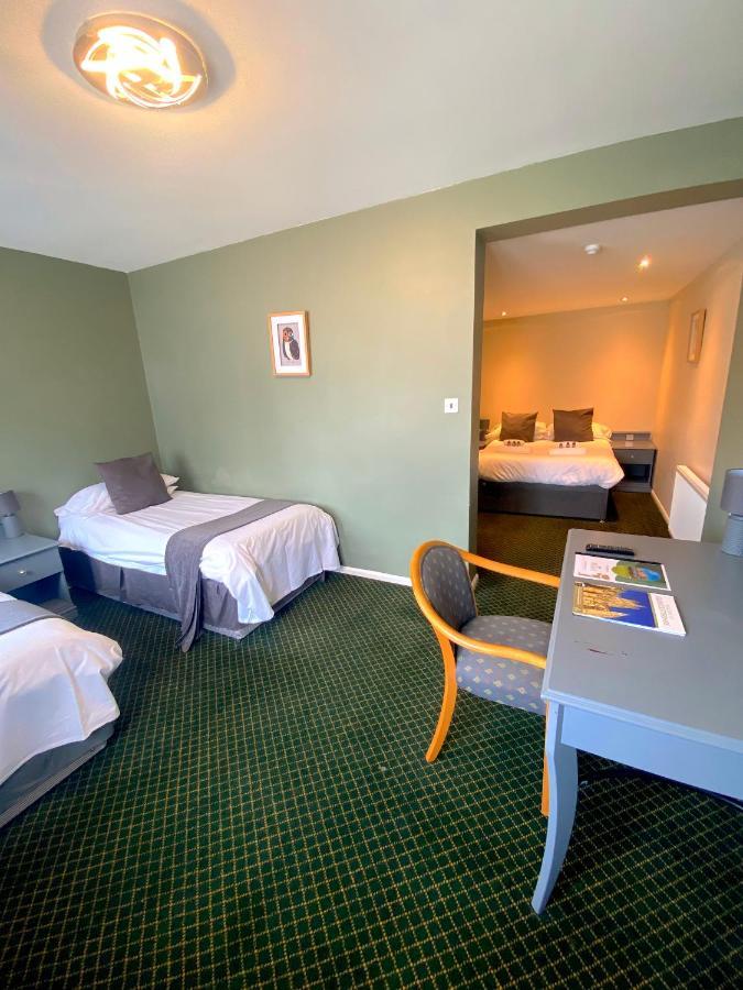 Bells Hotel 콜퍼드 외부 사진