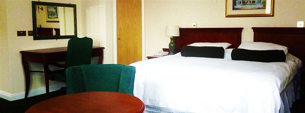 Bells Hotel 콜퍼드 외부 사진